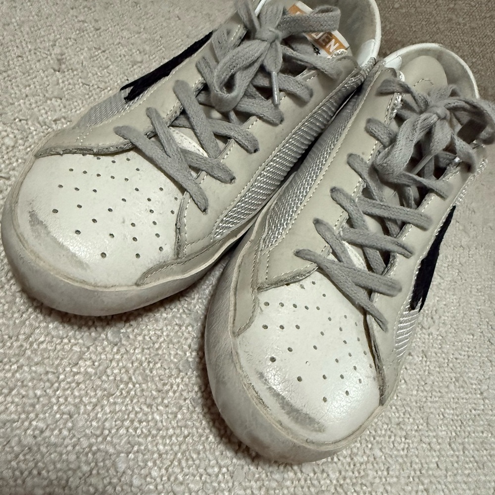 Golden Goose Sneakers with box - Picture 3 of 10